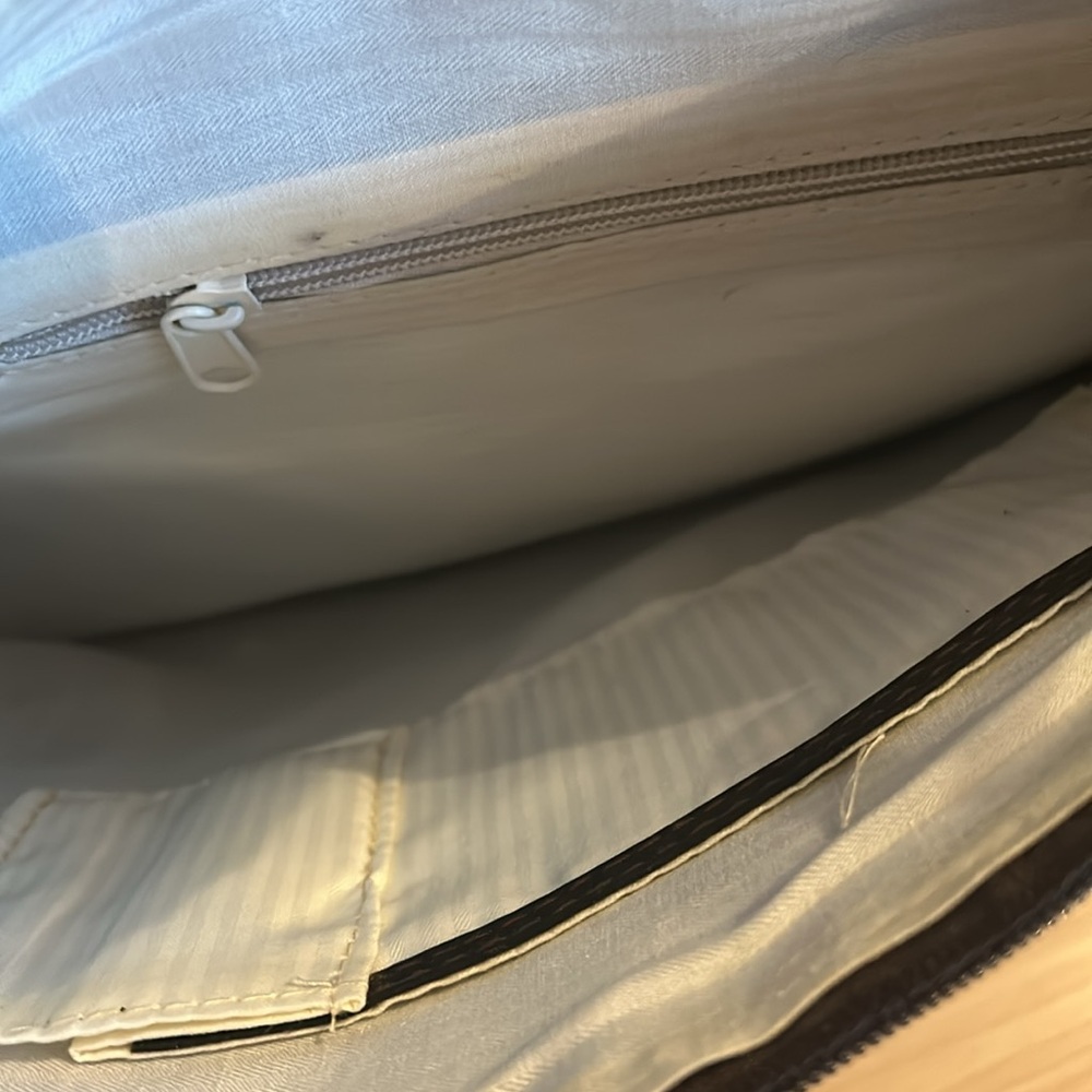 Cow Purse - Picture 6 of 9